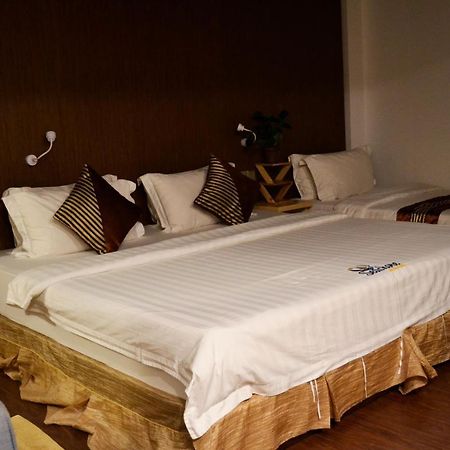 Seashore Beach Inn Maafushi Bagian luar foto