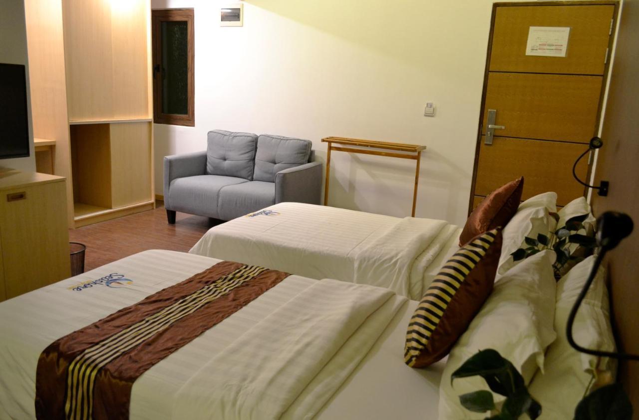 Seashore Beach Inn Maafushi Bagian luar foto