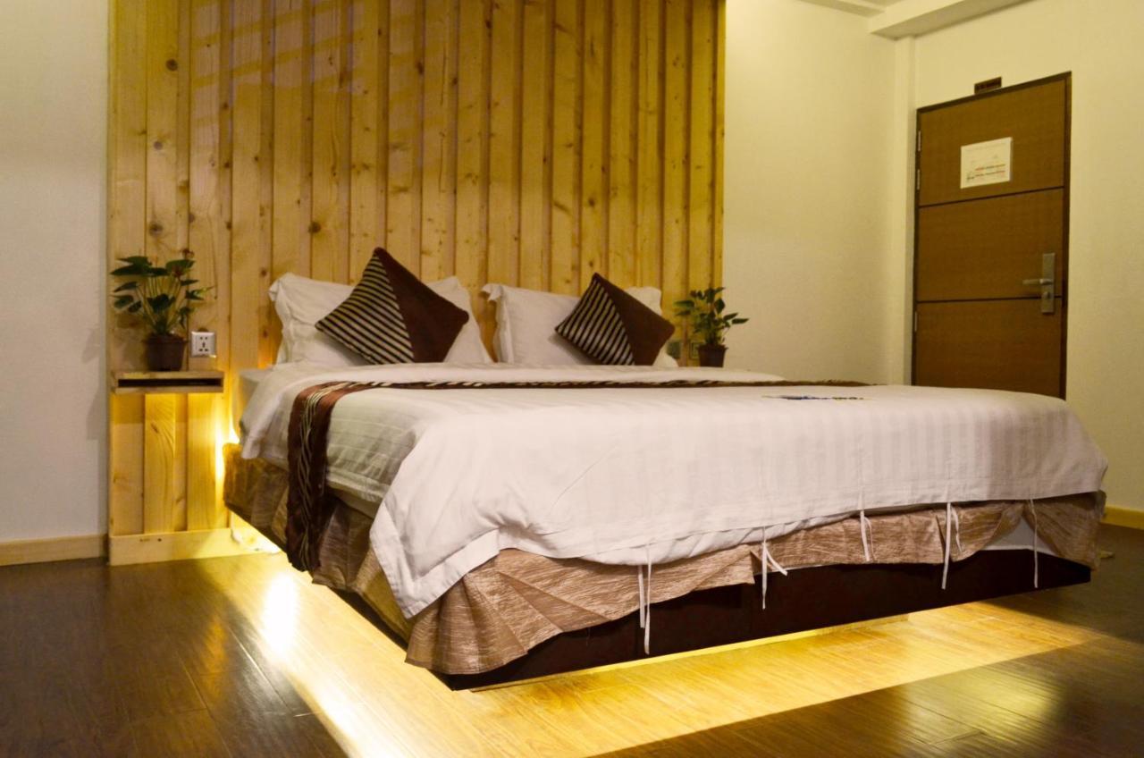 Seashore Beach Inn Maafushi Bagian luar foto