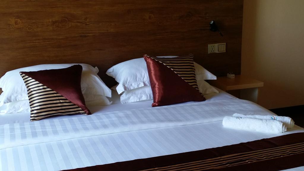Seashore Beach Inn Maafushi Bagian luar foto