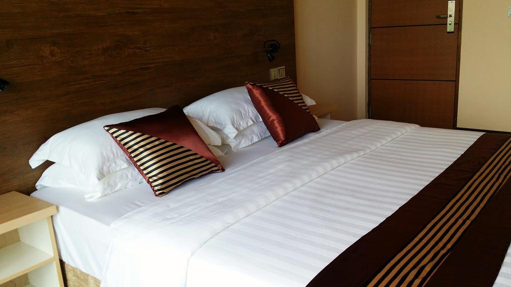 Seashore Beach Inn Maafushi Bagian luar foto
