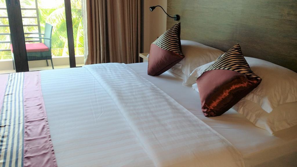 Seashore Beach Inn Maafushi Bagian luar foto