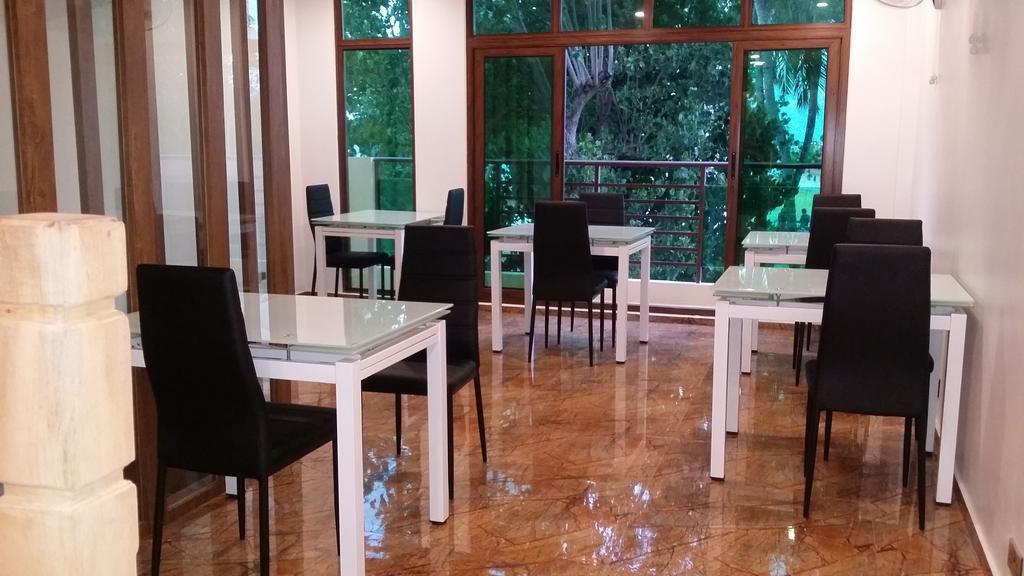 Seashore Beach Inn Maafushi Bagian luar foto