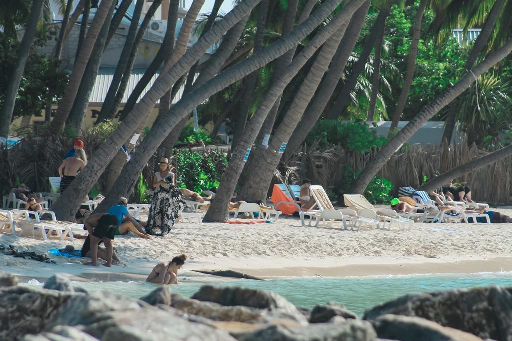 Seashore Beach Inn Maafushi Bagian luar foto