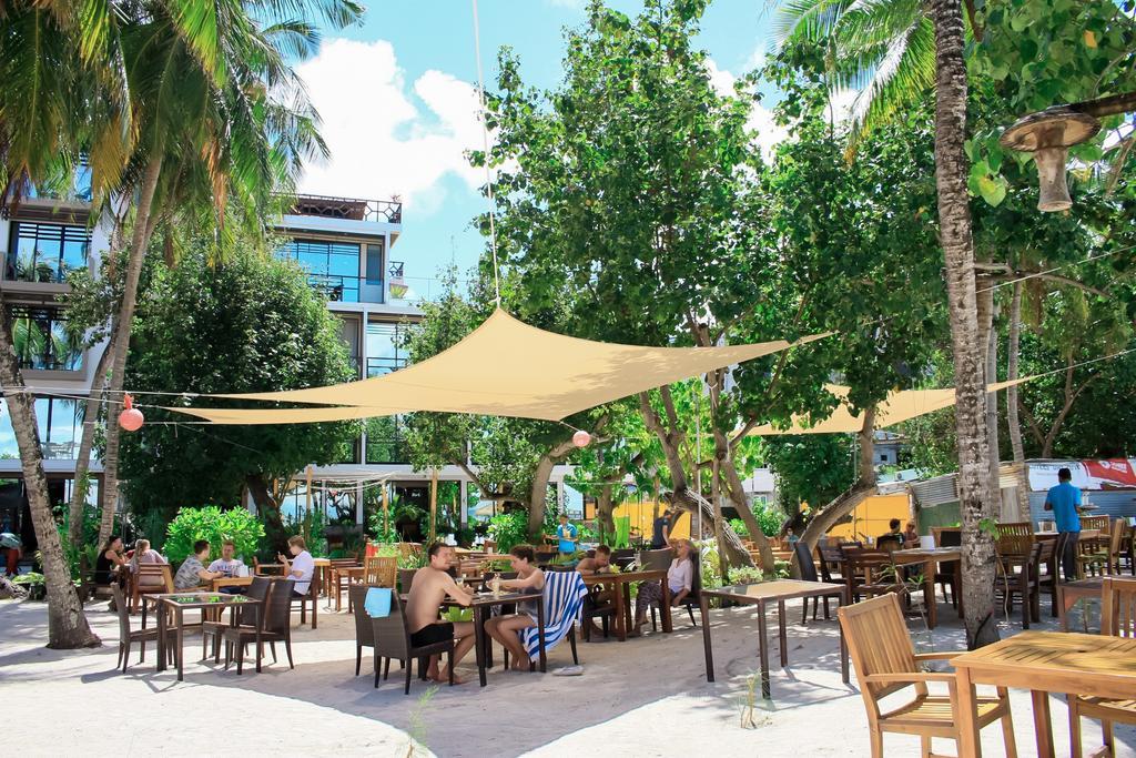 Seashore Beach Inn Maafushi Bagian luar foto